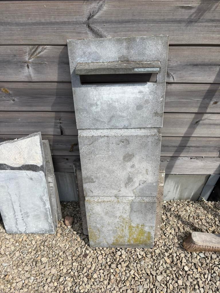 Voorkant brievenbus blauwsteen, Tuin en Terras, Ophalen, Gebruikt, Hardsteen, Staande brievenbus
