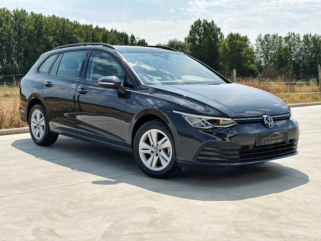Volkswagen golf - 1.5eTSI - 2023 - 9380 km - automaat, Auto's, Dealer onderhouden, Stof, 4 cilinders, Emergency brake assist