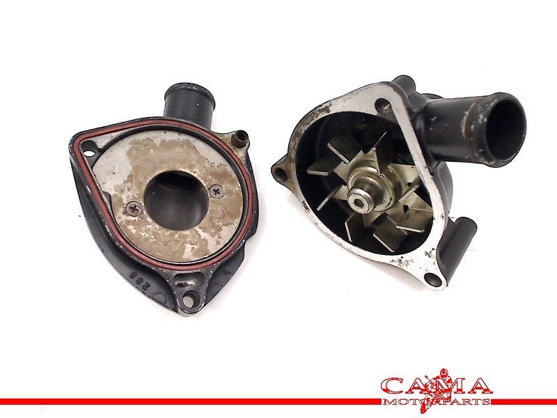 POMPE A EAU Speed Triple 1050 2008-2010 (VIN:333179-461331), Dhr. S. di Majo, Utilisé, Info@cama-motorparts.nl, P.J. Troelstraweg 8 8
3144 CX  MAASSLUIS, NL