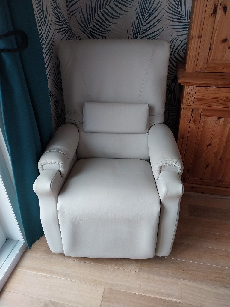 Revilax elektrische lederen relaxzetel, Maison & Meubles, 75 à 100 cm, Enlèvement, Utilisé, Cuir