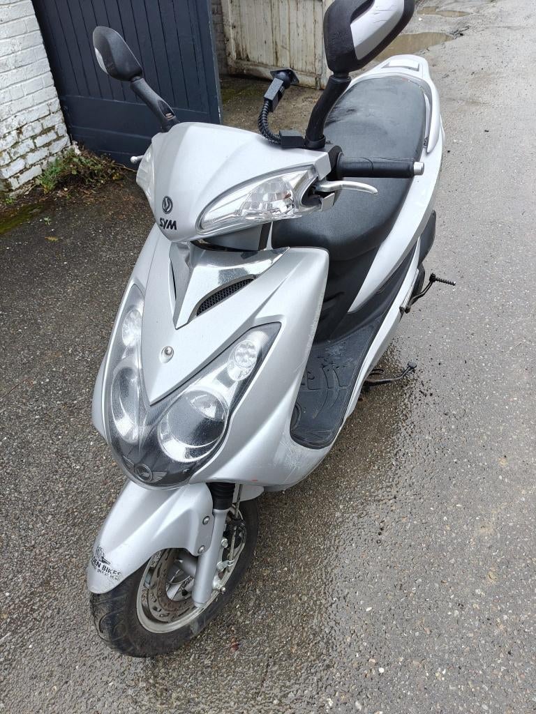 Scooter SYM 125cc, Vélos & Vélomoteurs, Autres modèles, 125 cm³, Comme neuf, Classe B (45 km/h)