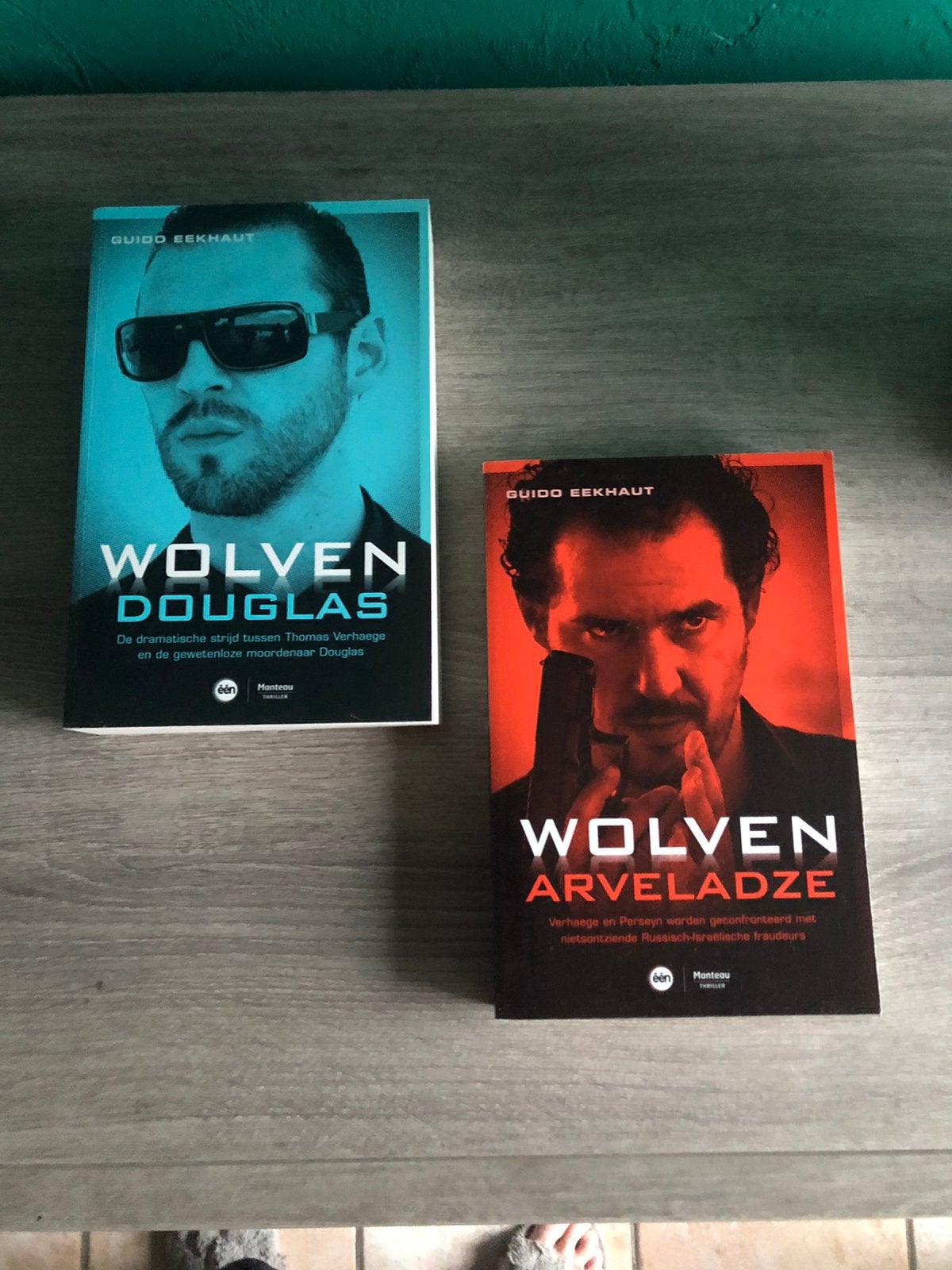 2 boeken: Wolven van Guido Eekhaut, Ophalen of Verzenden, Zo goed als nieuw