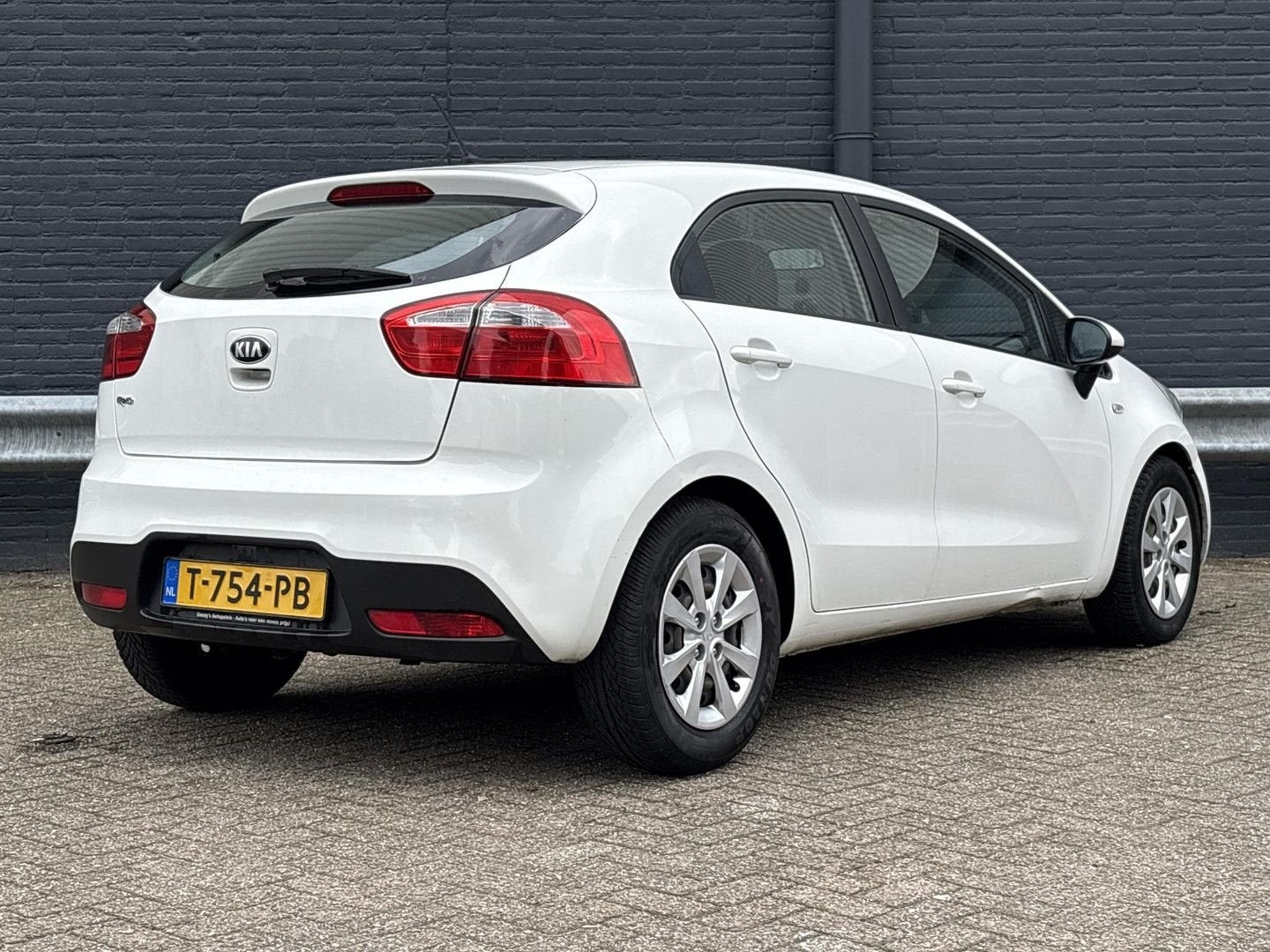 Kia Rio 1.1 CRDi BusinessLine | Airco | Cruise |, Auto's, Wit, Rio, Electronic Stability Program (ESP), Stadsauto