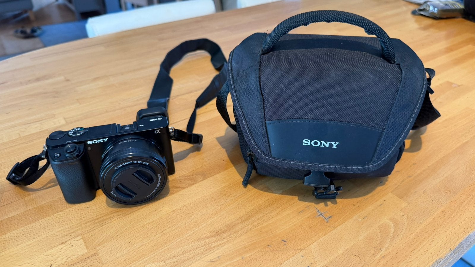 Sony A6000 + kit objectif + objectif zoom + sacoche, Enlèvement, Comme neuf, Sony