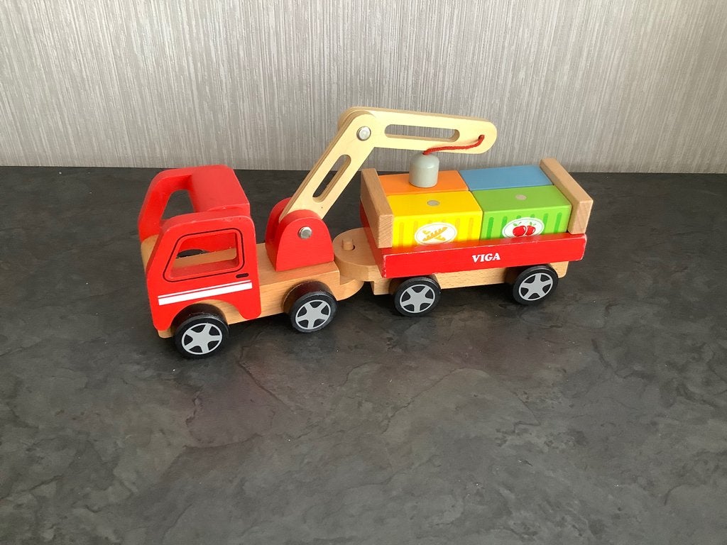 Houten Viga speelgoed vrachtwagen met containers, Kinderen en Baby's, Speelgoed |Speelgoedvoertuigen, Ophalen of Verzenden, Zo goed als nieuw