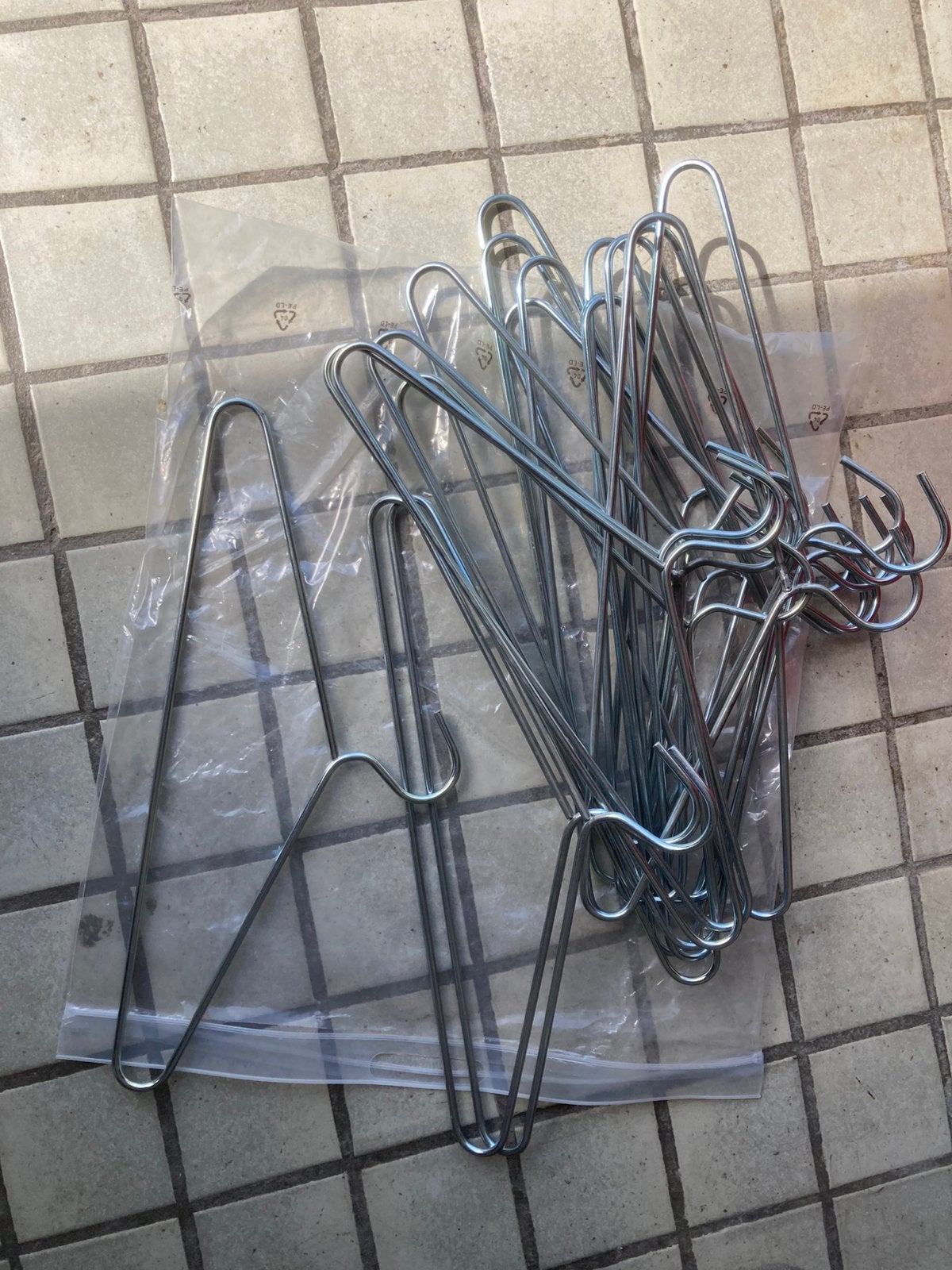 Zware Metalen Kleerhangers 19x, Kleding | Dames, Ophalen, Zo goed als nieuw