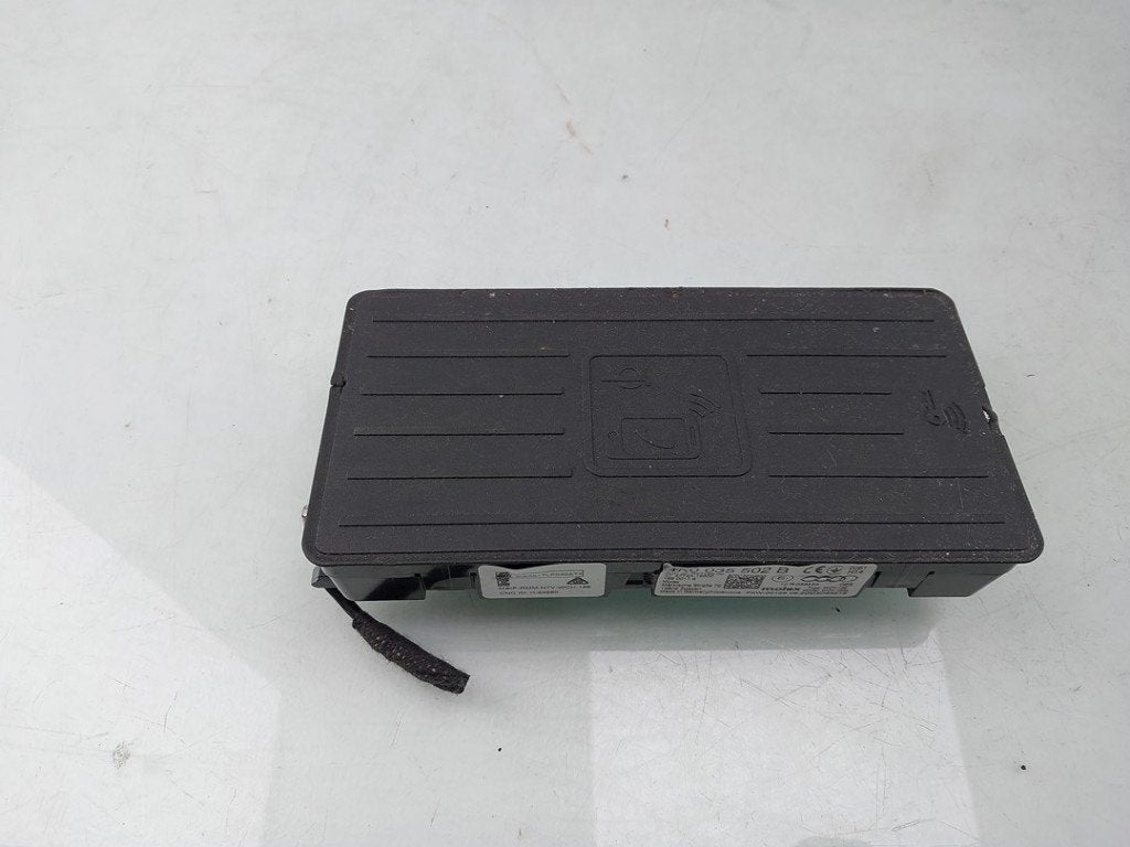 DRAADLOZE TELEFOONLADER (|4K0035502B|), Audi AG, Gebruikt, Info@audi.de, Auto-Union-Straße  1,
85057  Ingolstadt, DE