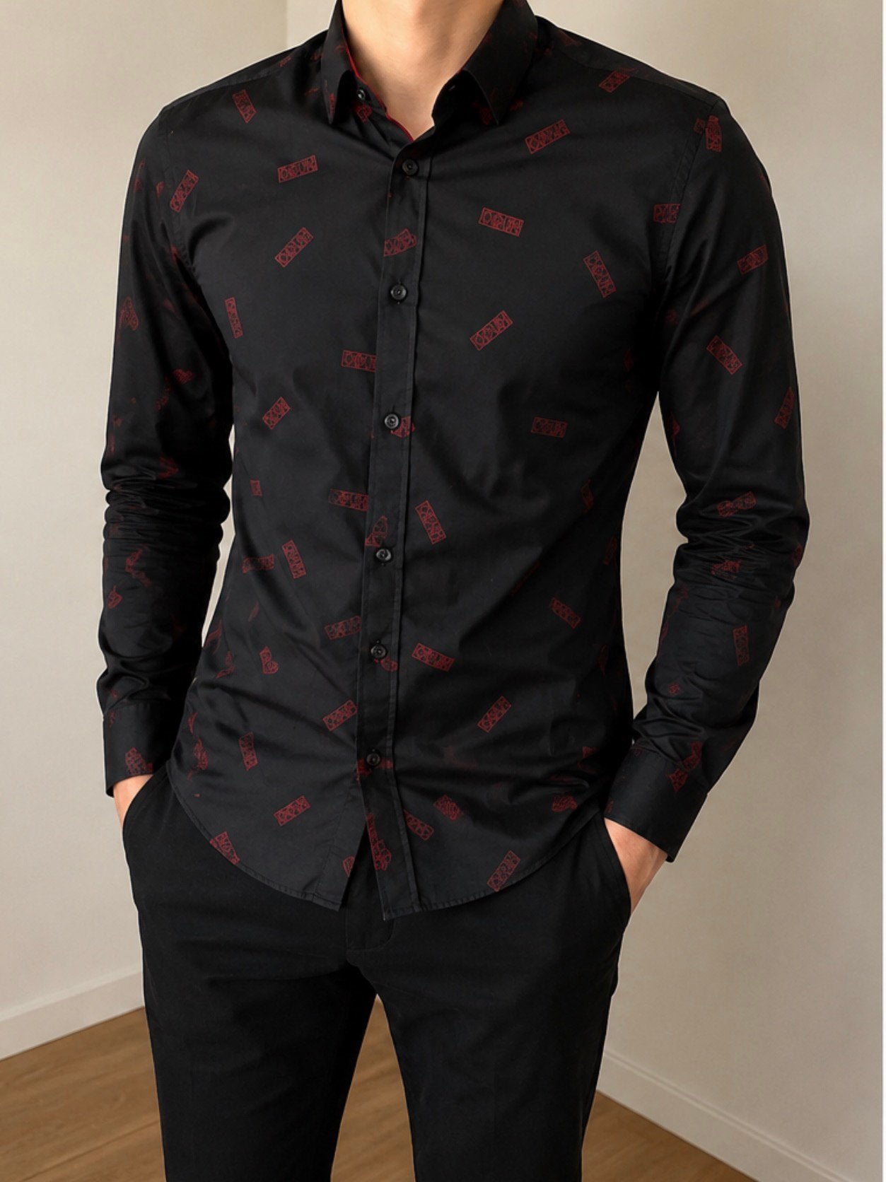 Chemise hugo boss noir avec motifs rouge slim fit taille L, Kleding | Heren, Overhemden, Ophalen of Verzenden, Nieuw, Rood, Halswijdte 41/42 (L)