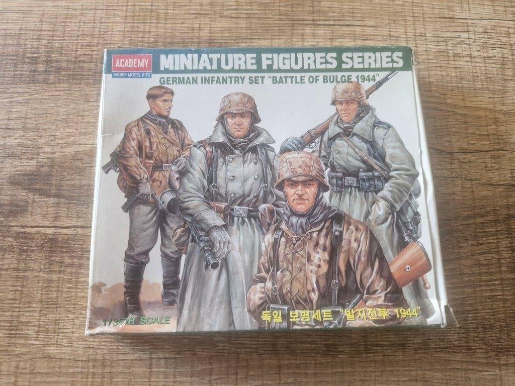 Academy 1/35 German Infantry Set Battle of the Bulge 1944, Enlèvement ou Envoi, Neuf, 1:35 à 1:50, Personnage ou Figurines