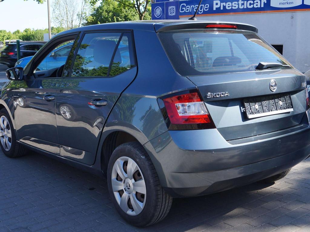 Skoda Fabia Fabia 1.0i Active, Argent ou Gris, Achat, Euro 6, Entreprise