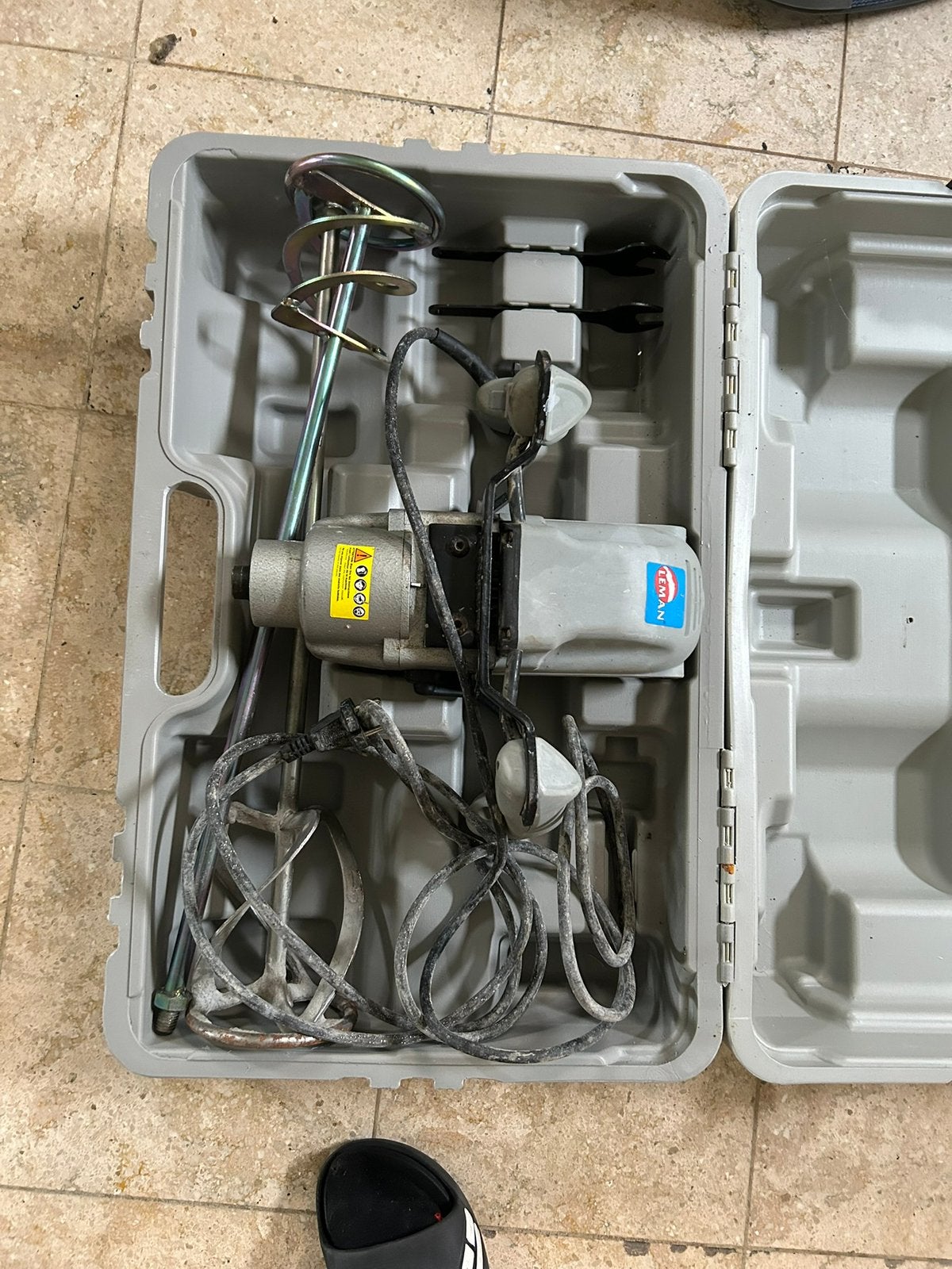 Malaxeur électrique Leman 1200 W avec mallette, Enlèvement, Comme neuf