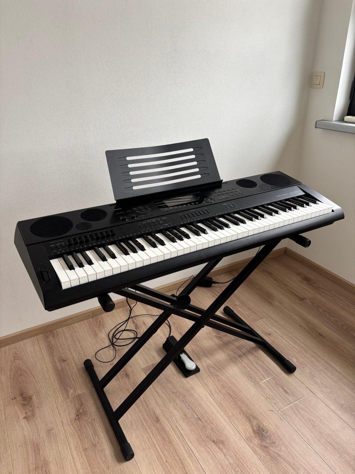 Casio WK-7500 keyboard + standaard en pedaal, Muziek en Instrumenten, Keyboards, Ophalen, Zo goed als nieuw, 76 toetsen, Casio