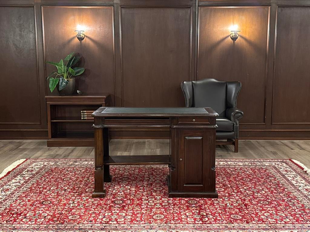 Klassiek Engels bureau #630, Huis en Inrichting, Ophalen of Verzenden, Zo goed als nieuw