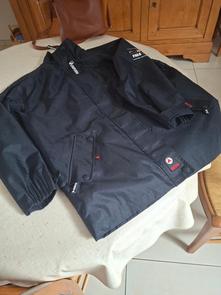 Veste homme t xl, Enlèvement