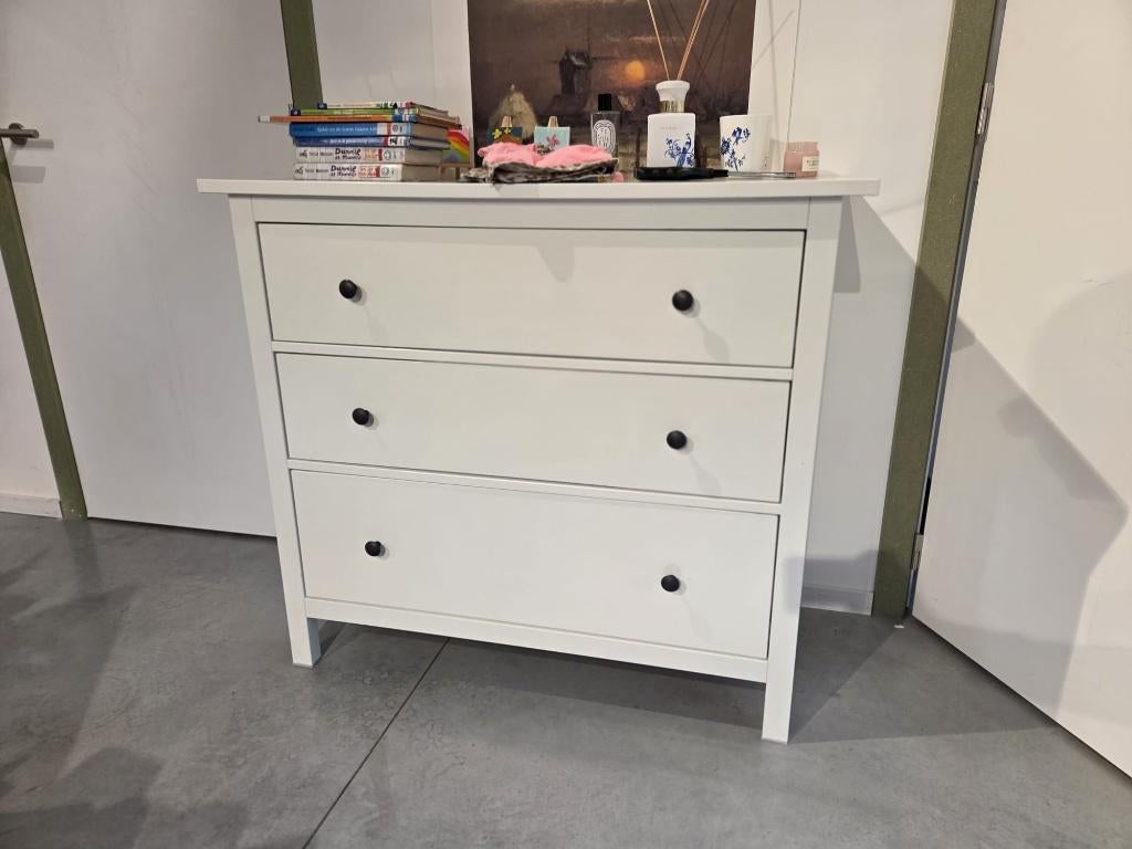 HEMNES Ladekast 3 lades, wit gebeitst - 1 STUK, Maison & Meubles, Armoires | Commodes, 3 ou 4 tiroirs, Moins de 100 cm, Comme neuf