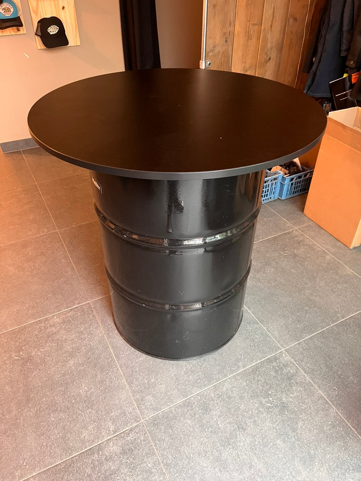 Retro olievat tafel en krukjes, Enlèvement