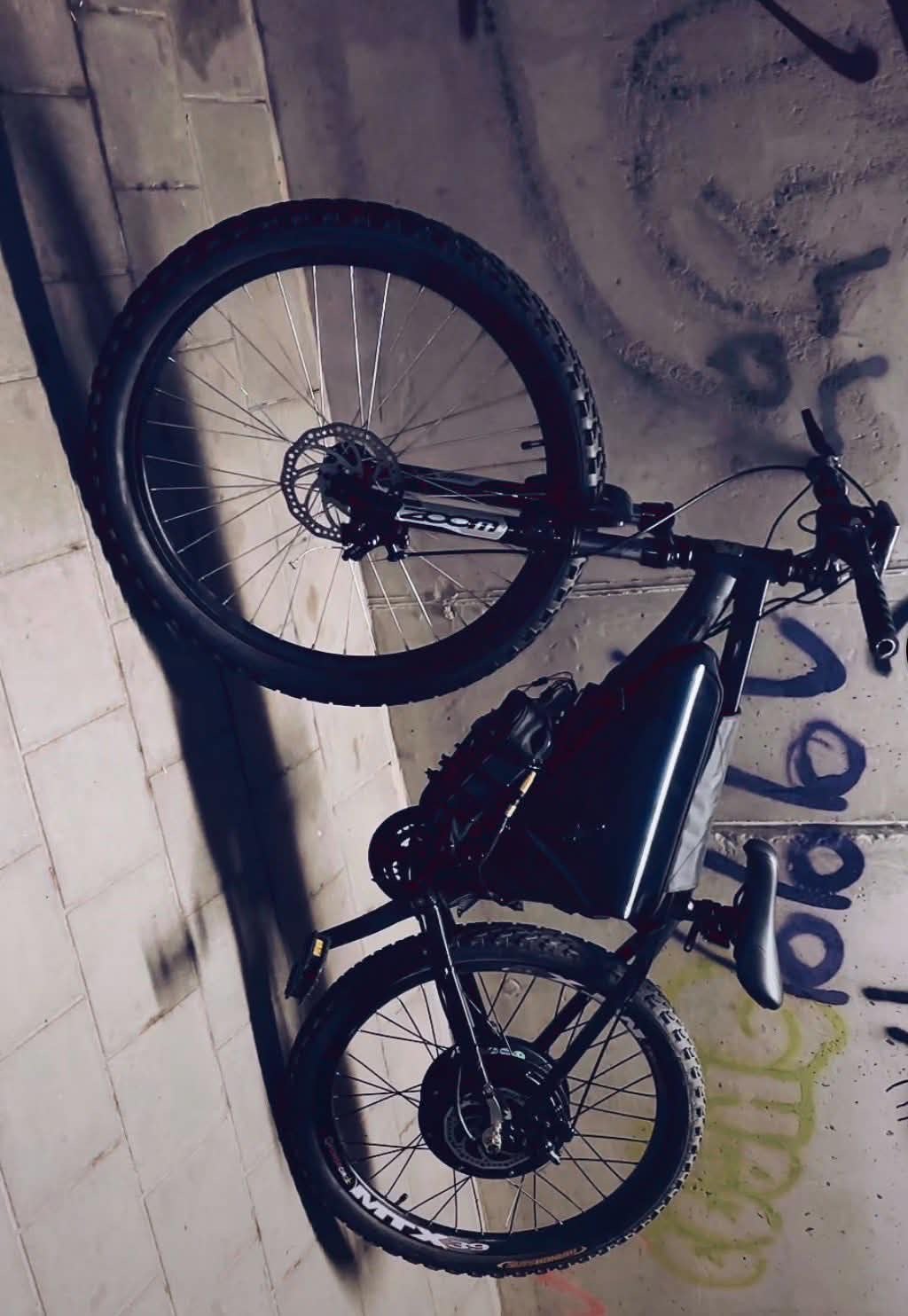 3000watt 60volt, Ophalen, Zo goed als nieuw, 50 km per accu of meer