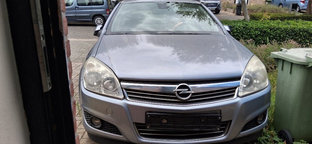 Opel Astra 1.6 benzine, Euro 4,Bj 2008- LEZ- 950 Euro, Auto's, Opel, Zwart, 1600 cc, 5 deurs, Particulier
