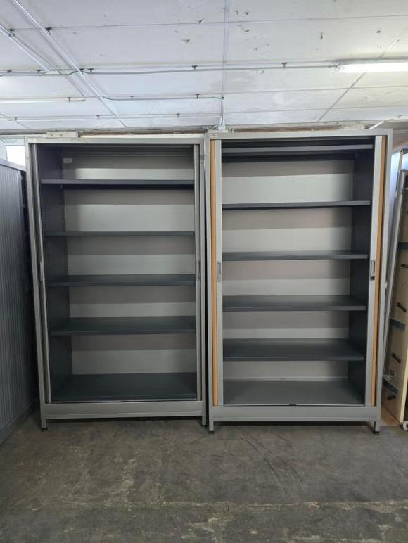 Professionele schuifdeur met metalen kast 205x120