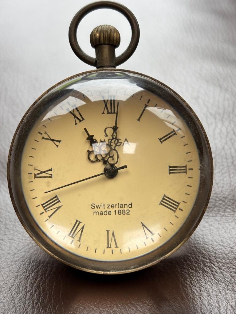 Horloge "Boule de Bureau" Omega – Style Vintage 1882, Antiquités & Art, Antiquités | Horloges, Enlèvement