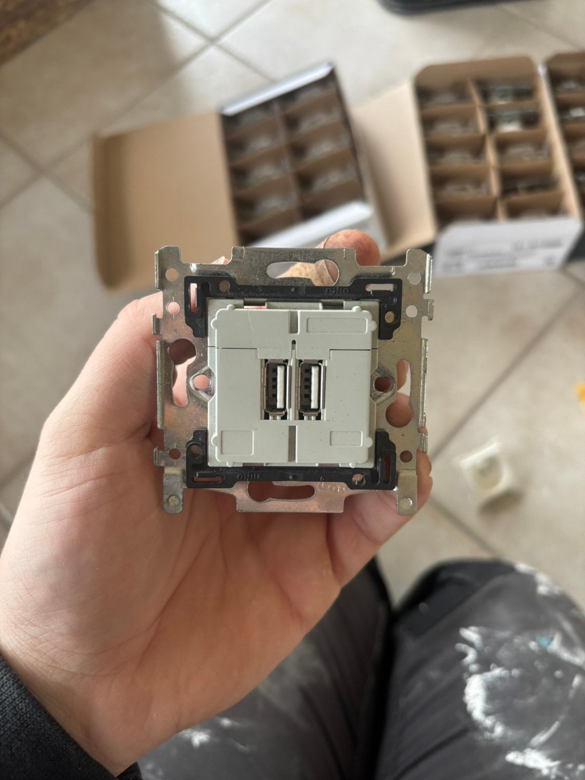 Niko stopcontact usb, Doe-het-zelf en Bouw, Ophalen of Verzenden, Zo goed als nieuw, Stopcontact