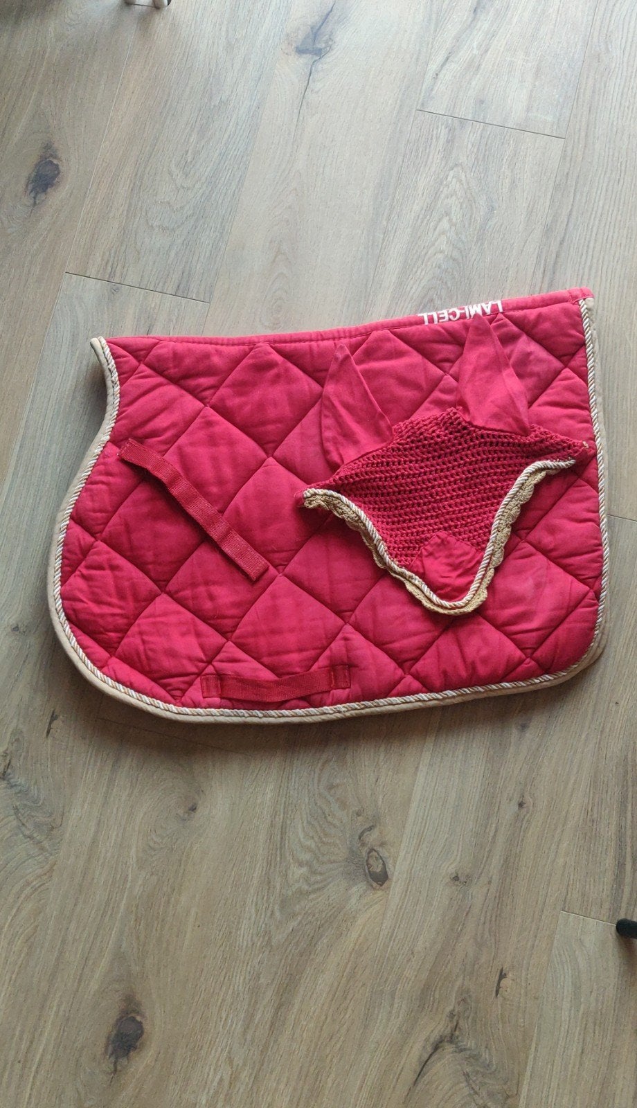 Lami-cell zadeldoek + oornetje rood Full – spring – luxe set, Enlèvement ou Envoi, Beige, Bonnet anti-mouches, Full