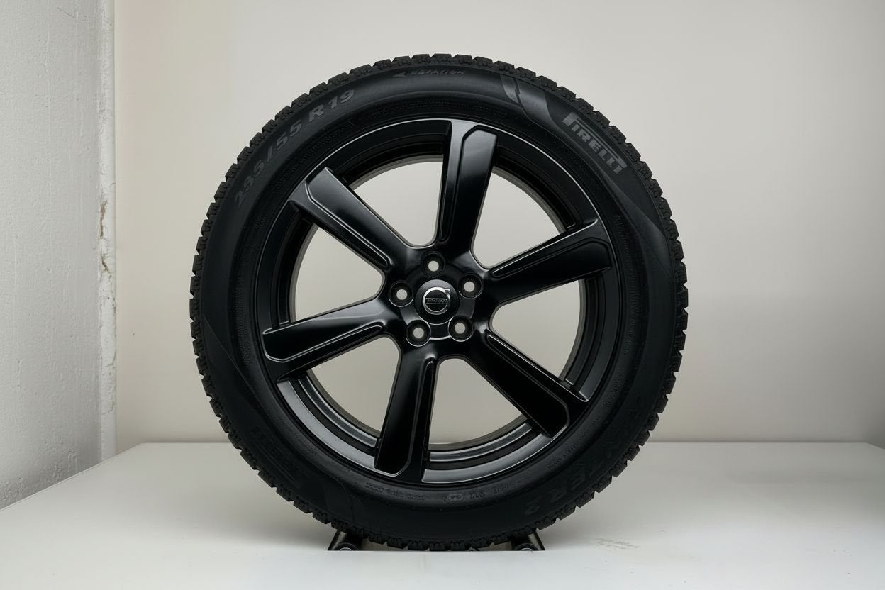 Volvo XC90 - 19 inch Black Edition - winterbanden, Auto-onderdelen, 19 inch, Gebruikt, Banden en Velgen, 235 mm