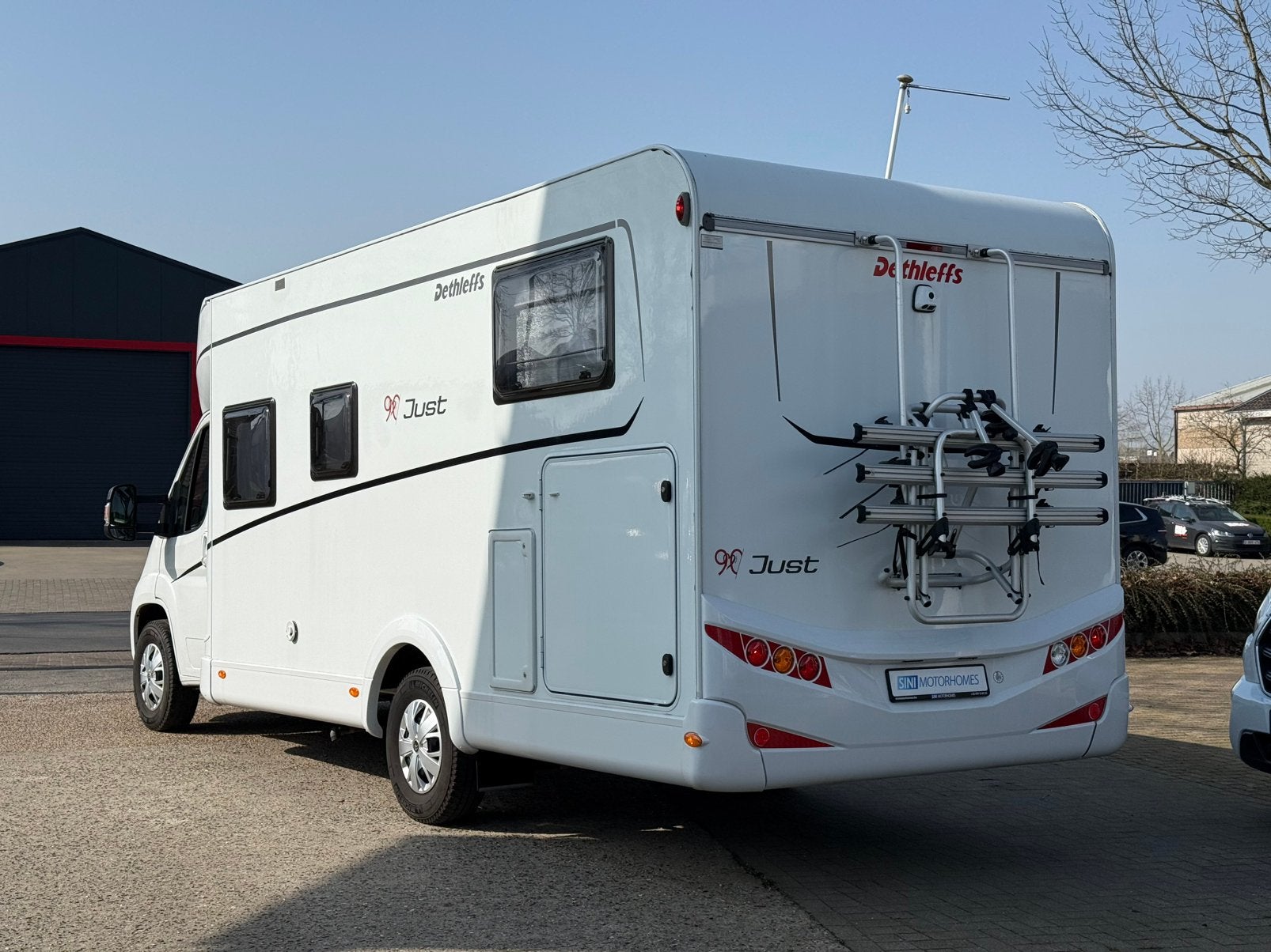 DETHLEFFS JUST 90 - ZOMERDEALS - TWIN BEDDEN 27.500KM*, Bedrijf, ABS, Elektrische opstap, Half-integraal