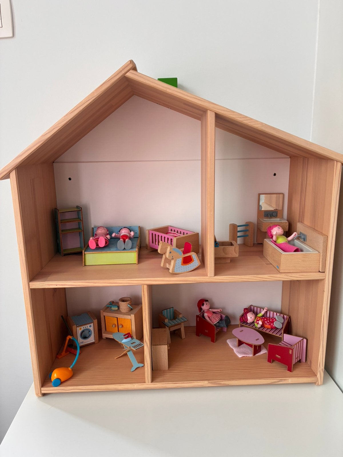 Poppenhuis met veel accessoires van Haba, Kinderen en Baby's, Speelgoed | Poppenhuizen, Ophalen, Zo goed als nieuw, Poppenhuis