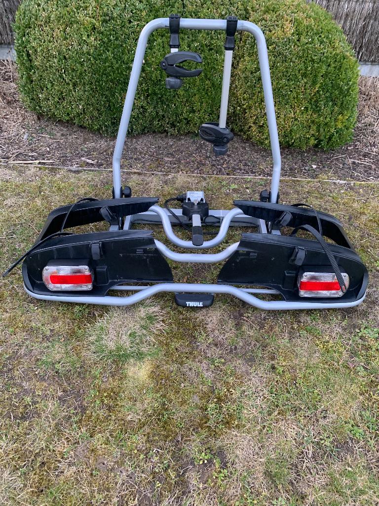 Porte-vélos Thule adapté aux vélos électriques, Support d'attelage, 2 vélos, Comme neuf, Enlèvement
