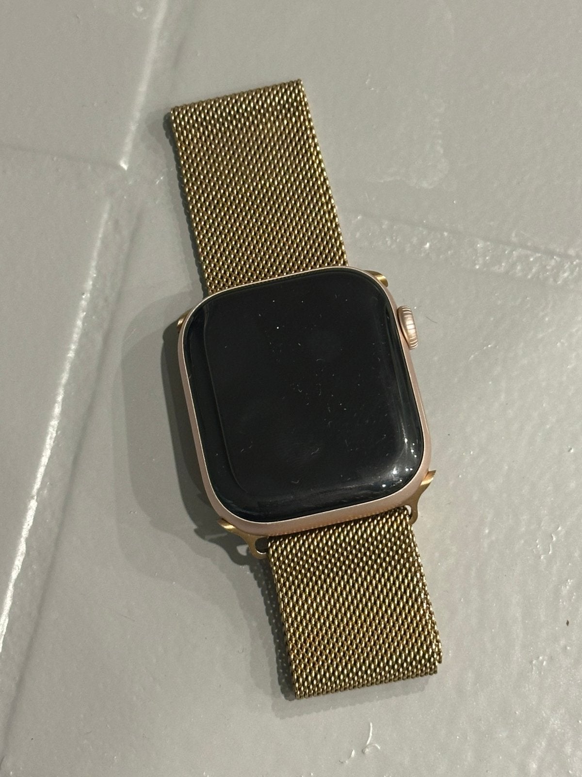 Apple Watch série 11, Enlèvement ou Envoi, Comme neuf, Rose, IOS