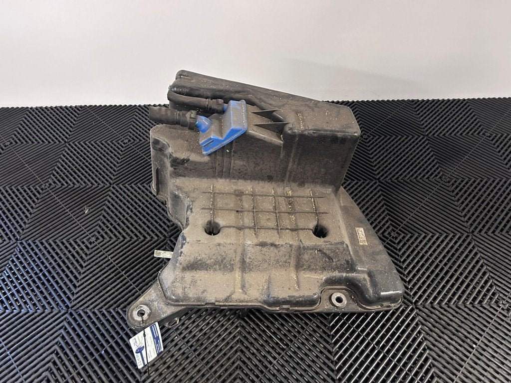 RESERVOIR ADBLUE A5 Sportback (F5A / F5F) (|8W0131878BH|), Auto-Union-Straße  1,
85057  Ingolstadt, DE, Info@audi.de, Audi, Utilisé