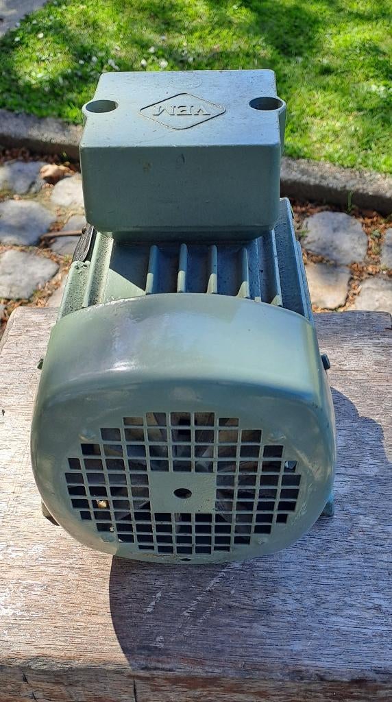 VEM Elektromotor 0,55 kW – Degelijke Industriële Kwaliteit, Doe-het-zelf en Bouw, Ophalen, Gebruikt, Elektromotor