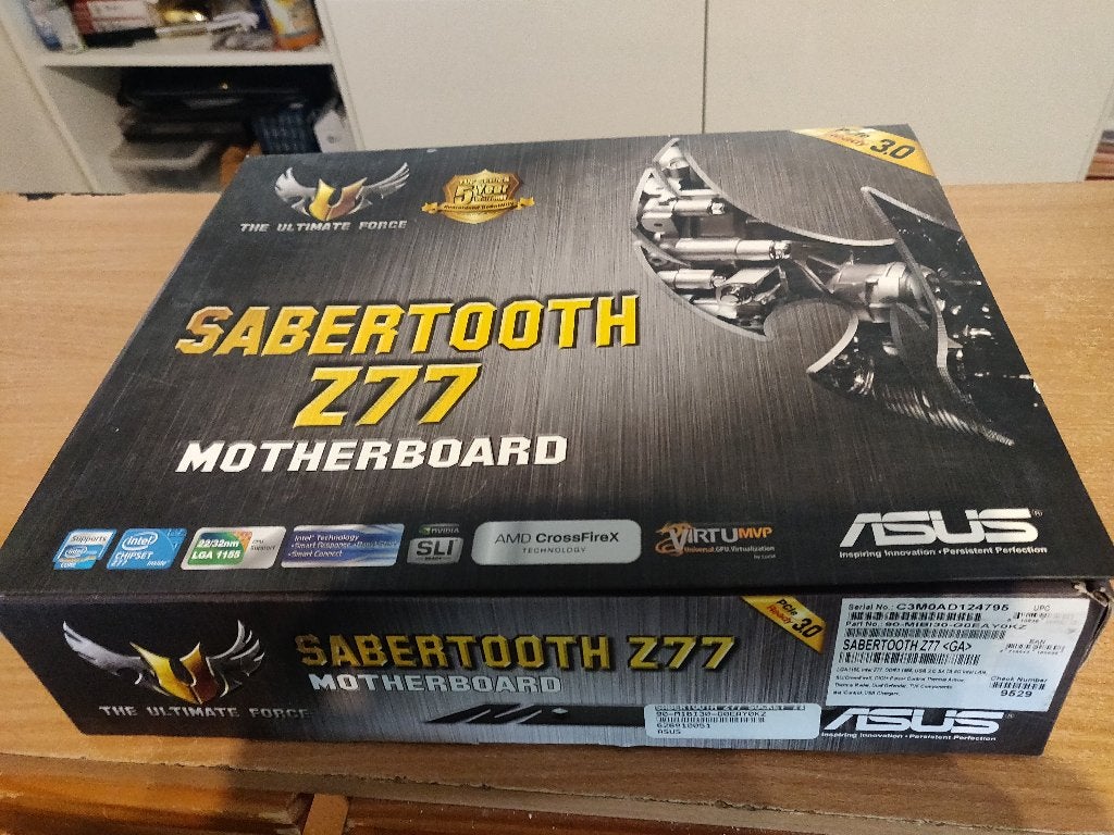 Motherboard Sabertooth z77, Computers en Software, Moederborden, Ophalen, LGA 1156, Nieuw, DDR3