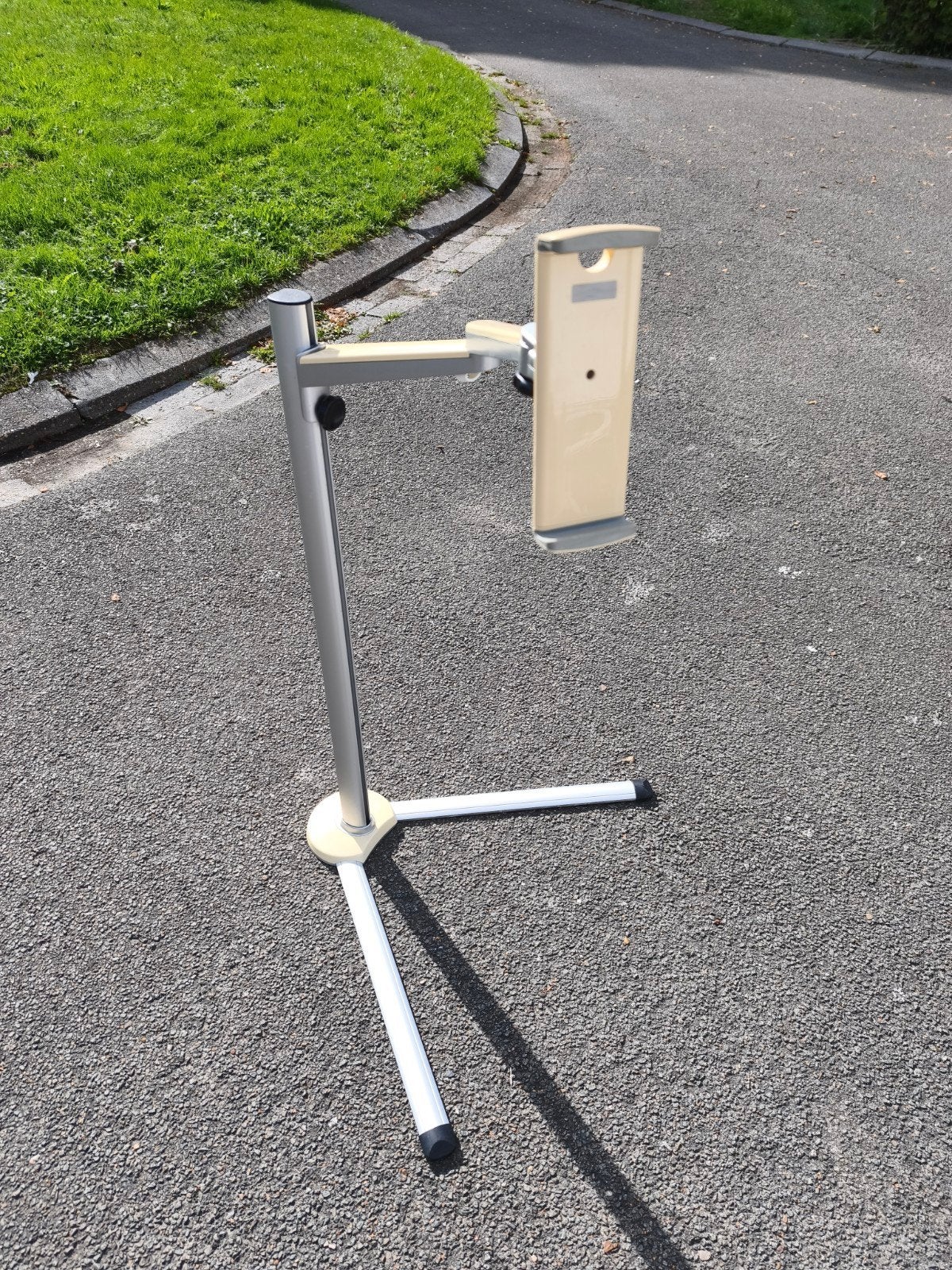 Staander voor tablet, Computers en Software, Ophalen, Zo goed als nieuw, 13 inch of meer, Overige typen