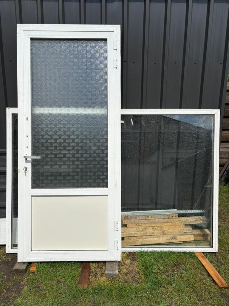 Fenêtre et porte. Alu blanc, Bricolage & Construction, Châssis & Portes coulissantes, Enlèvement, Utilisé