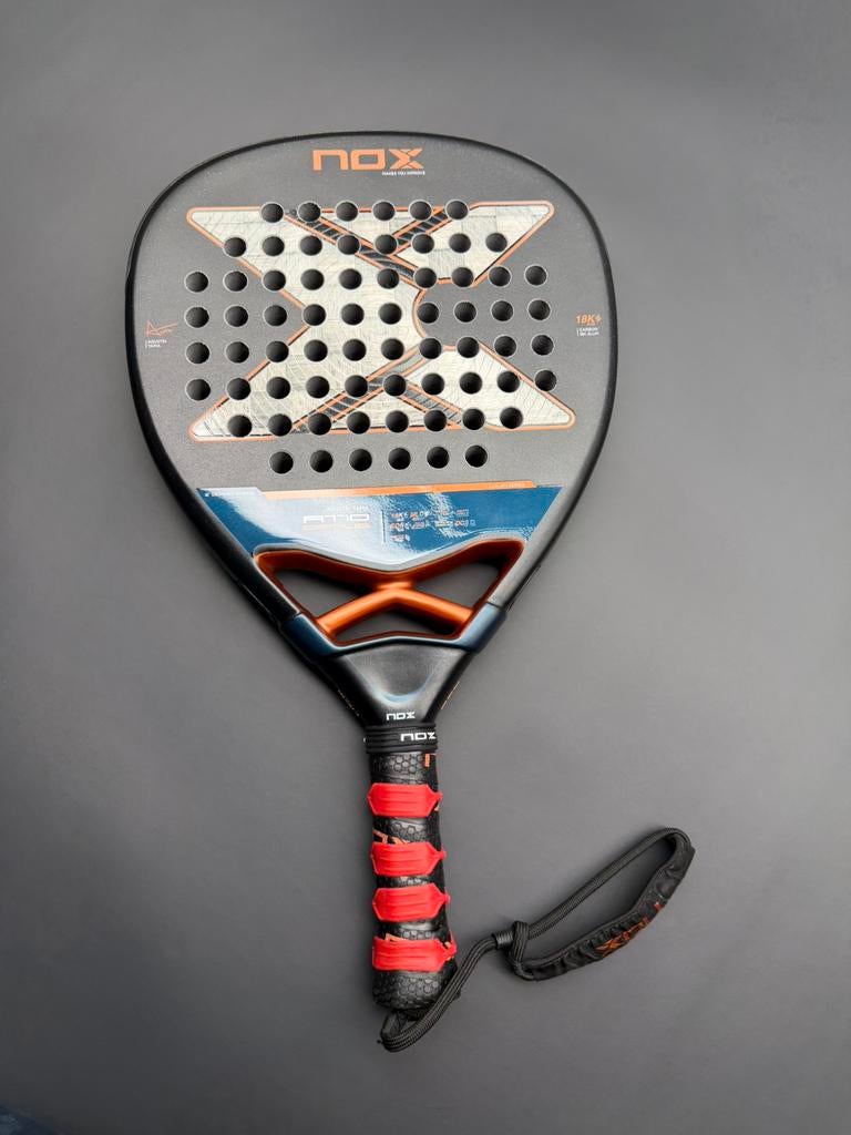 Raquette padel NOX AT10 genius 18k attack, Enlèvement ou Envoi, Comme neuf, Raquette de padel