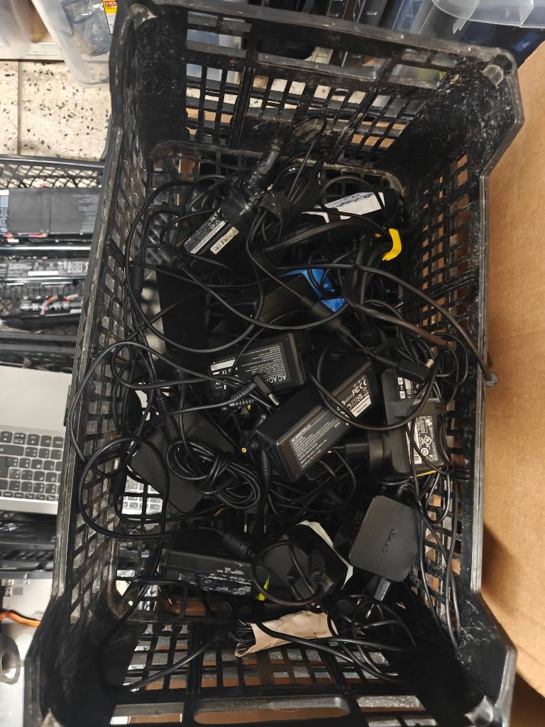 Lot de 19 chargeur générique pc portable, Enlèvement ou Envoi, Utilisé, Diverse