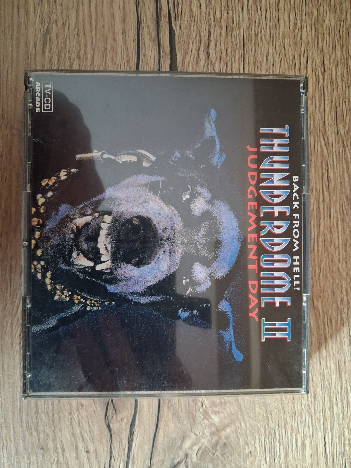 Thunderdome II, CD & DVD, Envoi