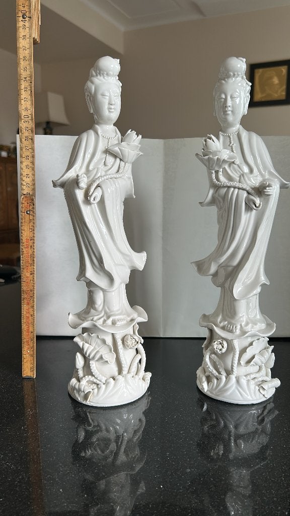 Paire de statuettes Guanyin Blanc de Chine - 36cm, Antiquités & Art, Sculpture, Pierre/céramique, Chine, Blanc