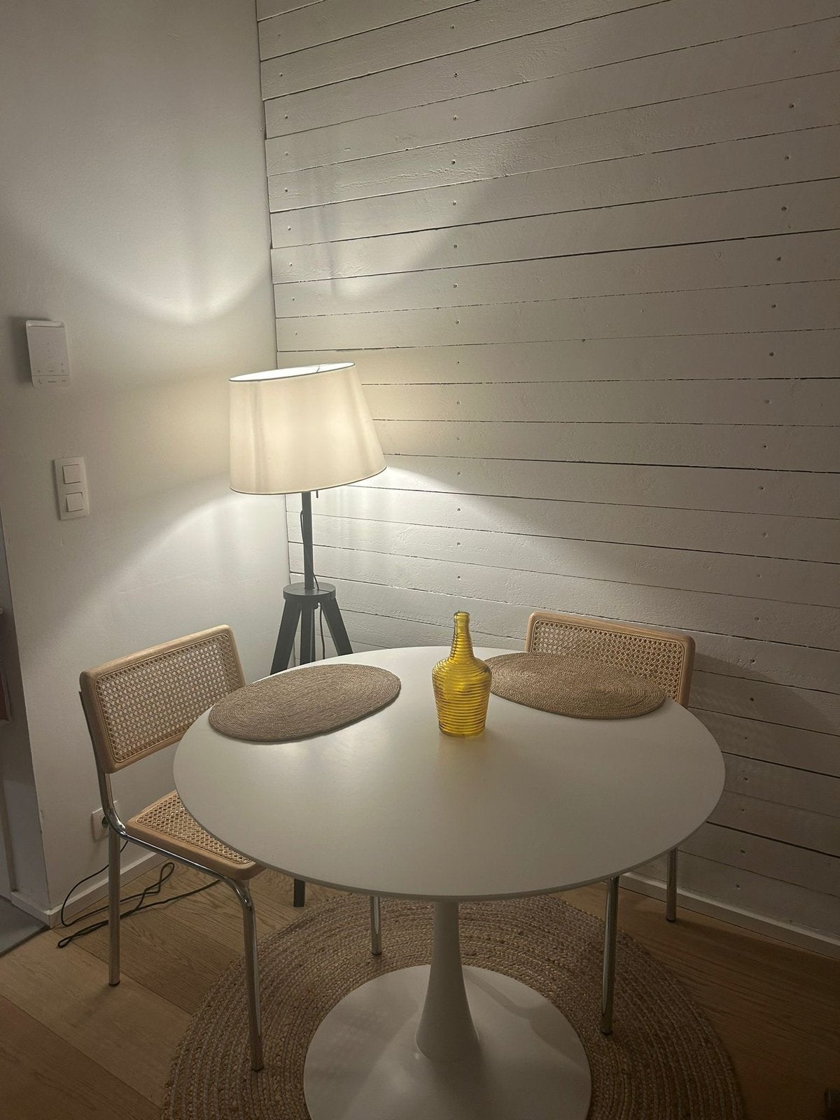 Ronde witte eettafel ( met stoelen), Enlèvement, Comme neuf