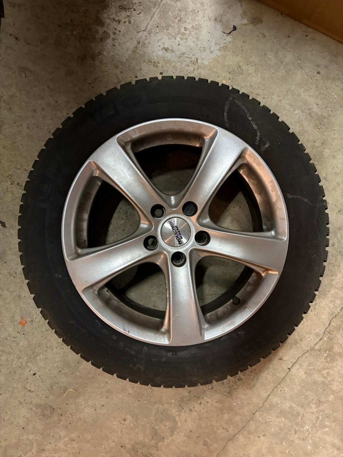Licht metalen velgen met winterbanden Michelin, Auto-onderdelen, Banden en Velgen, Ophalen, Gebruikt, Velg(en), 16 inch