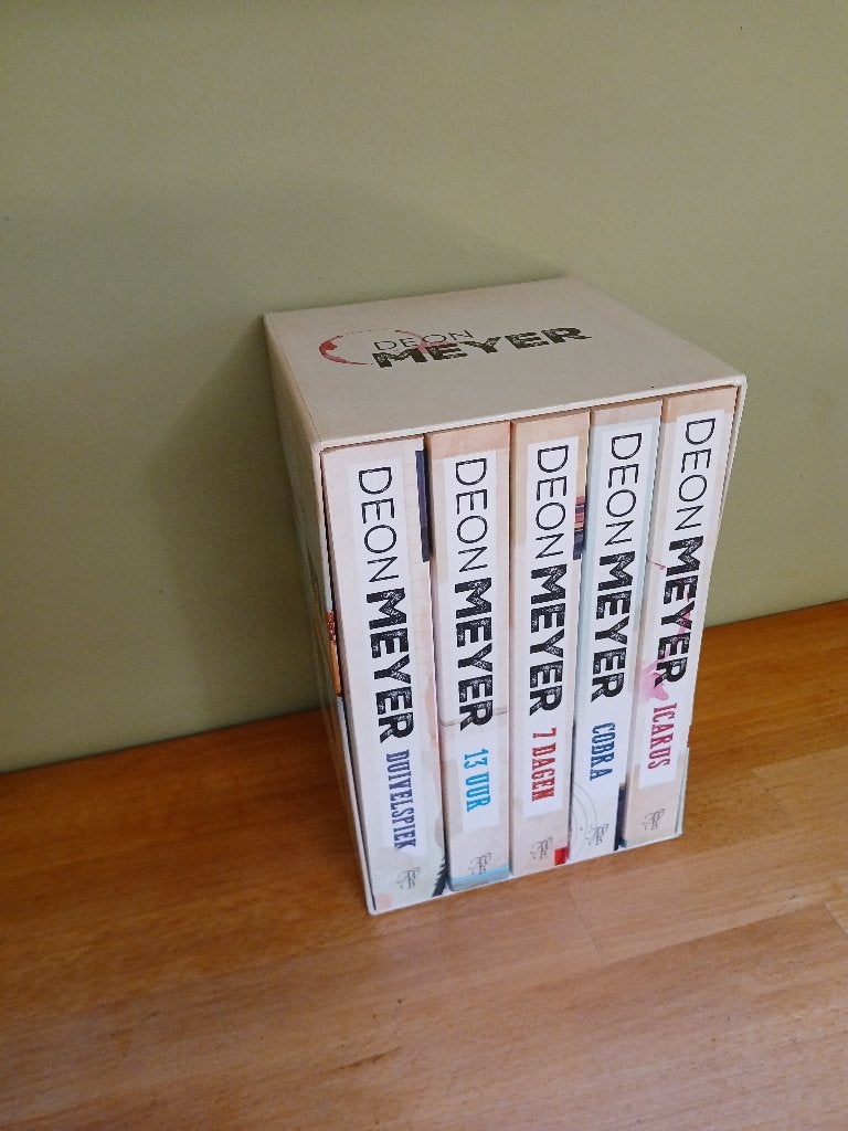 Deon Meyer - Thrillerreeks - Box, Boeken, Thrillers, Ophalen, Zo goed als nieuw, België