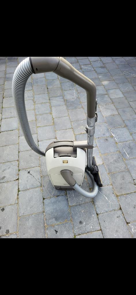 Stofzuiger miele, Ophalen