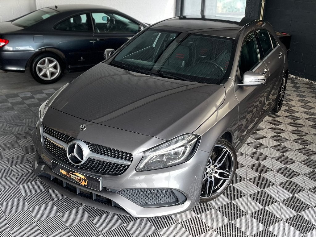 Mercedes-Benz A180d B.Auto Pack AMG 1st Prop 1 jaar garantie, Auto's, Mercedes-Benz, Euro 6, 4 cilinders, Bruin, https://public.car-pass.be/vhr/6f736a54-2fcf-40b6-a181-e82ea5b0b413?lang=fr