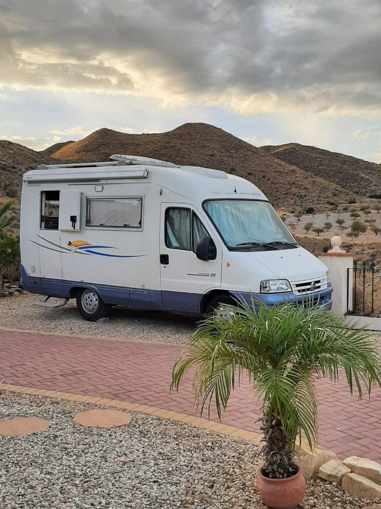 Compacte MAESS-camper – Fiat Ducato 2.8 diesel, Caravans en Kamperen, Integraal, Chemisch toilet, Ringverwarming, Fiat