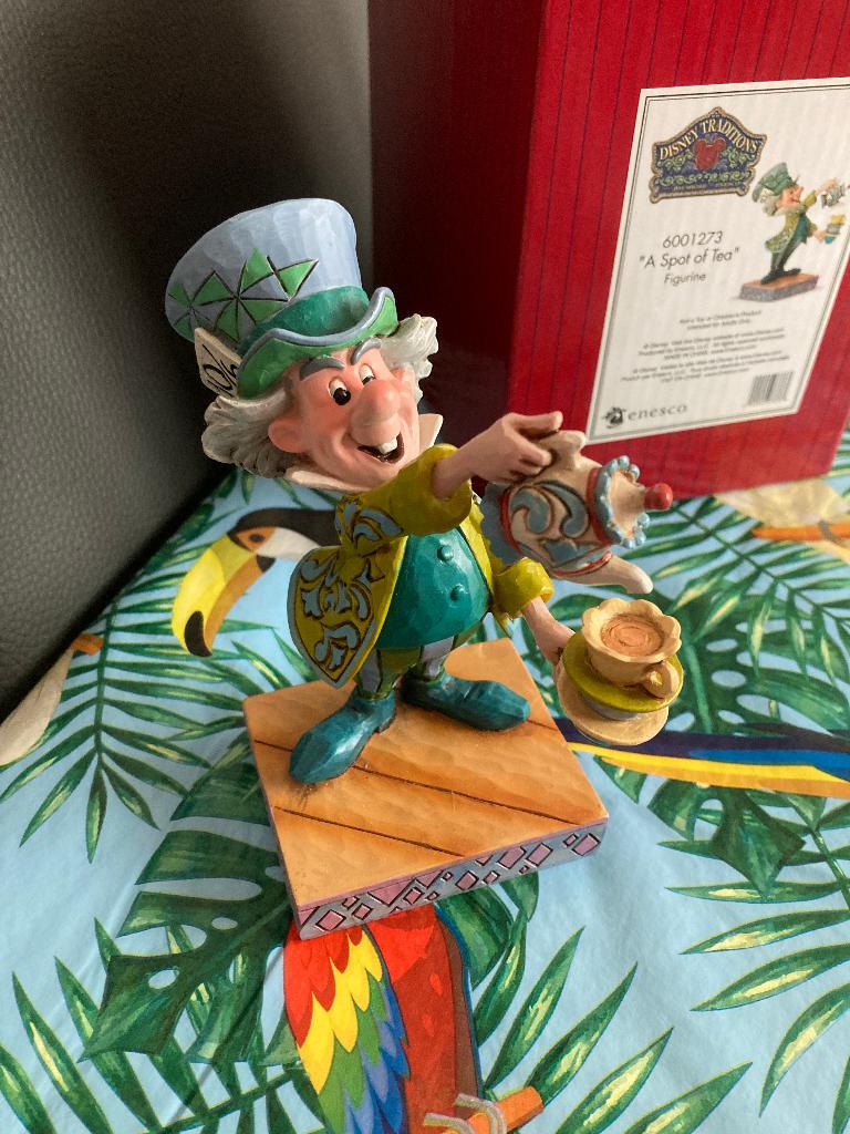 Disney Traditions - Mad Hatter "A Spot of Tea" - Nieuw, Verzamelen, Disney, Ophalen of Verzenden, Overige figuren, Nieuw, Beeldje of Figuurtje
