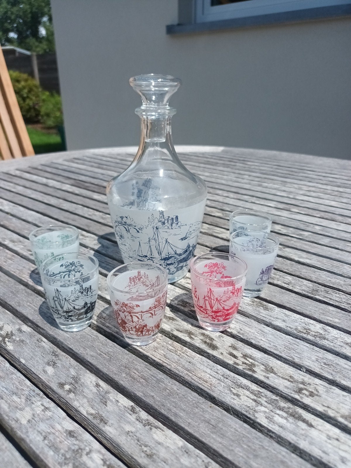 Carafe avec 6 petits verres, Enlèvement, Comme neuf, Verres et Verres à shot