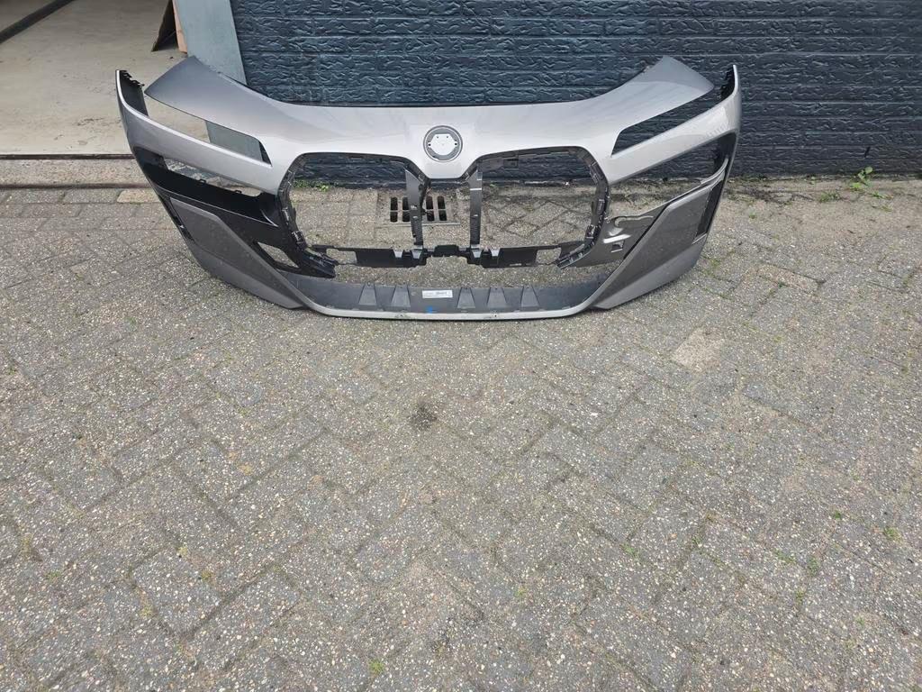 BMW 7 Serie M G70 2022+ Voorbumper Bumper 6xPDC Origineel!, Petuelring 130
80788  Munich, DE, Gebruikt, Info@bmw.de, Bumper