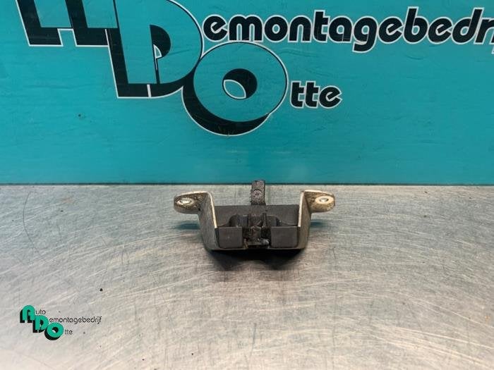 Mécanique de verrouillage hayon d'un Peugeot 107 (107 05-), Autos : Pièces & Accessoires, -, 3 mois de garantie, Utilisé, -